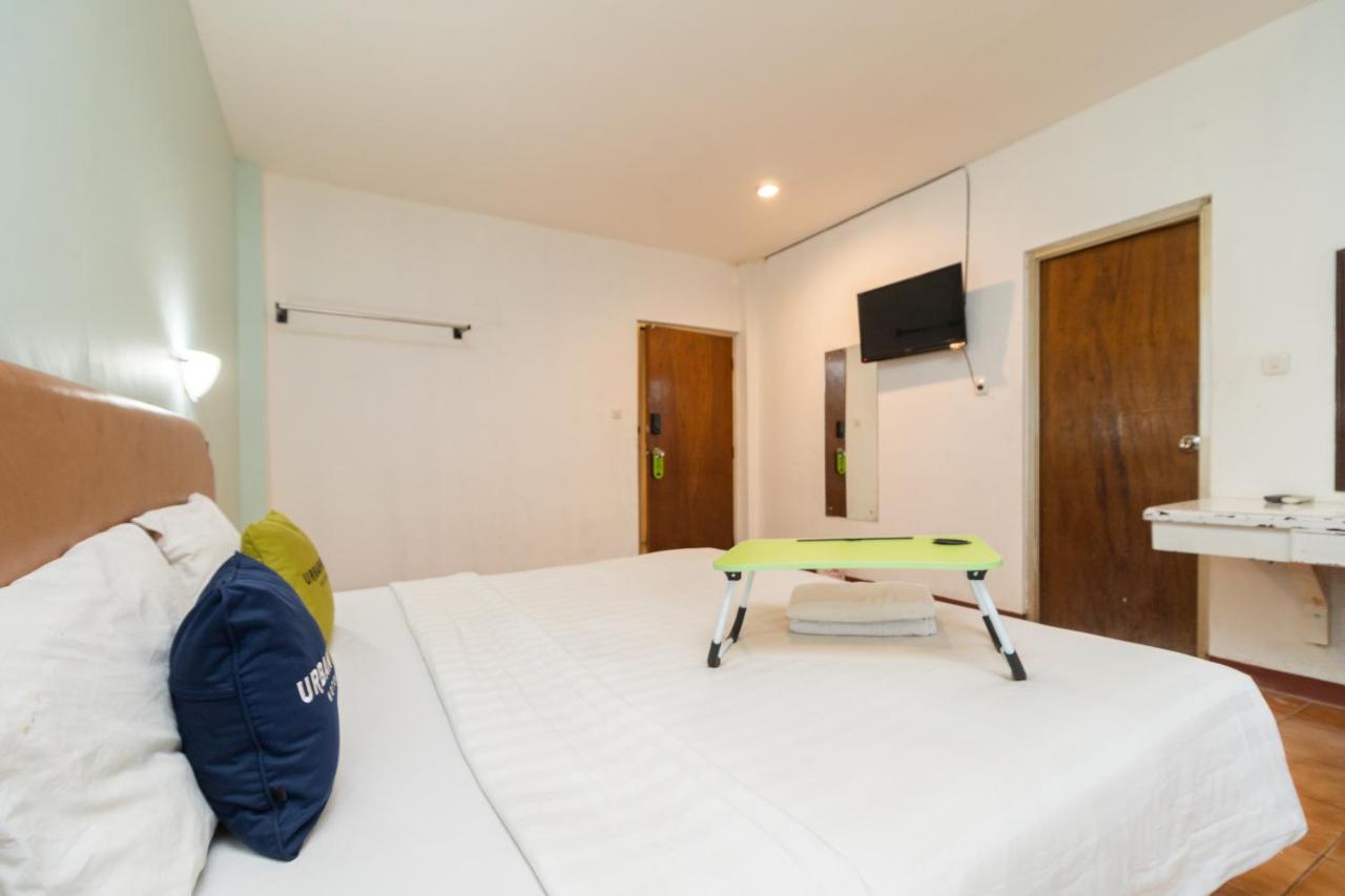 Reddoorz Plus Near Kebayoran Baru Blok S Jakarta Exterior foto